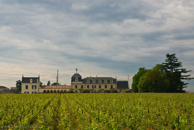 125. Шато От-Брион.
Типичный винодельческий замок, больших вино-водочных заводов во Франции нет. Бордо
